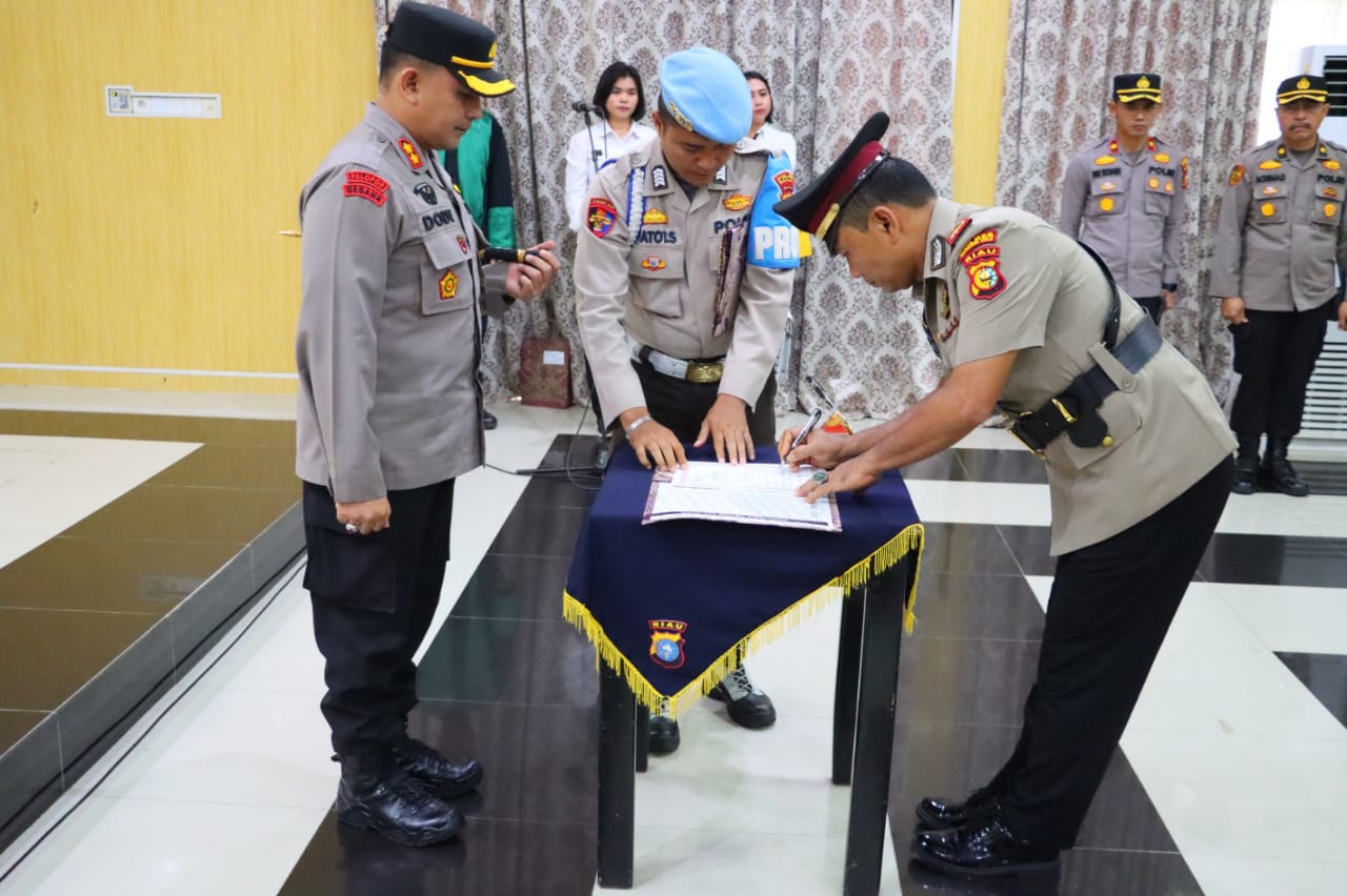Kapolres Inhu Pimpin Upacara Sertijab Kapolsek Peranap