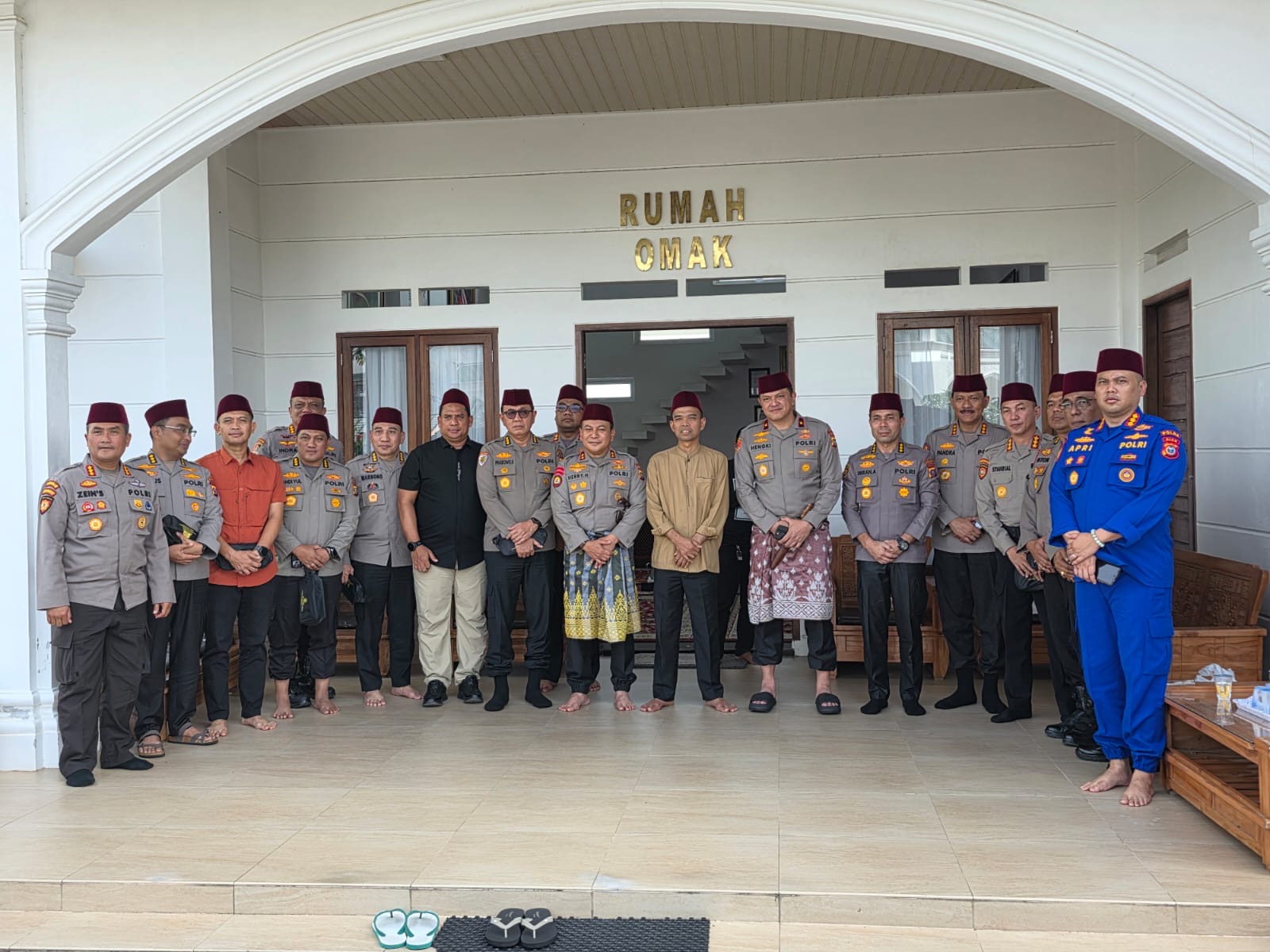 Silaturahmi Berkah, Kapolda Riau Sowan ke Ustadz Abdul Somad, Wakapolda Perkenalkan Diri, Kapolres K