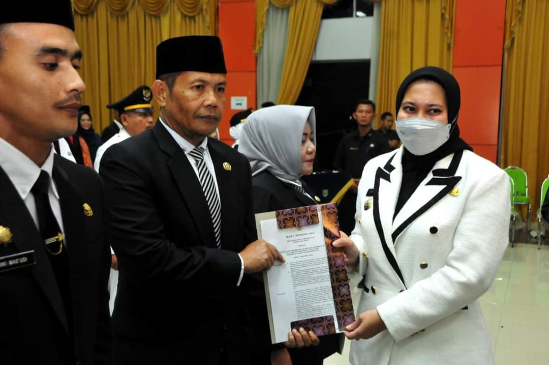 Lantik 192 Pejabat Eselon II, III dan IV, Ini Pesan Bupati Inhu Rezita