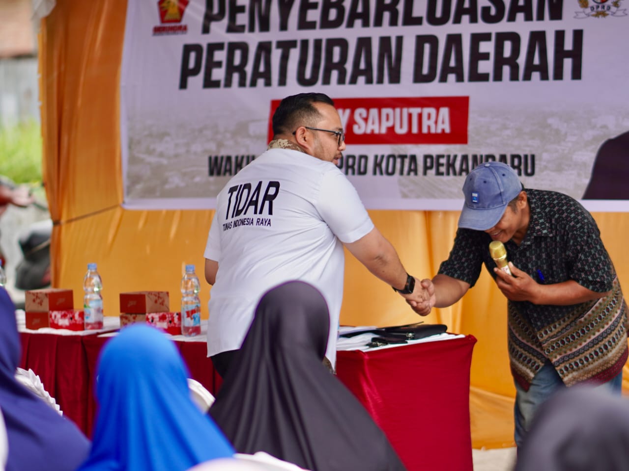 Di Jalan Pesisir Rumbai, Waka DPRD Andry Sosialisasikan Perda Nomor 3 Tahun 2023