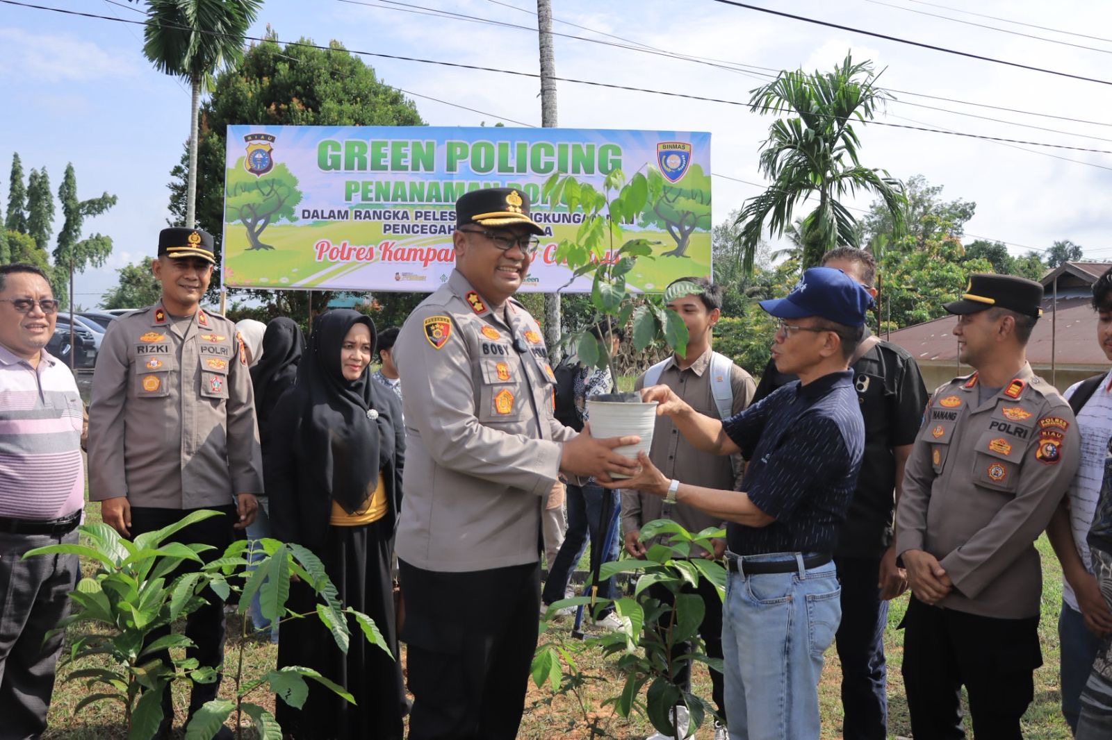 Polres Kampar Gelar Goes To Campus STIE Bangkinang, Tanam 50 Pohon Peduli Lingkungan dan Cegah Karhu