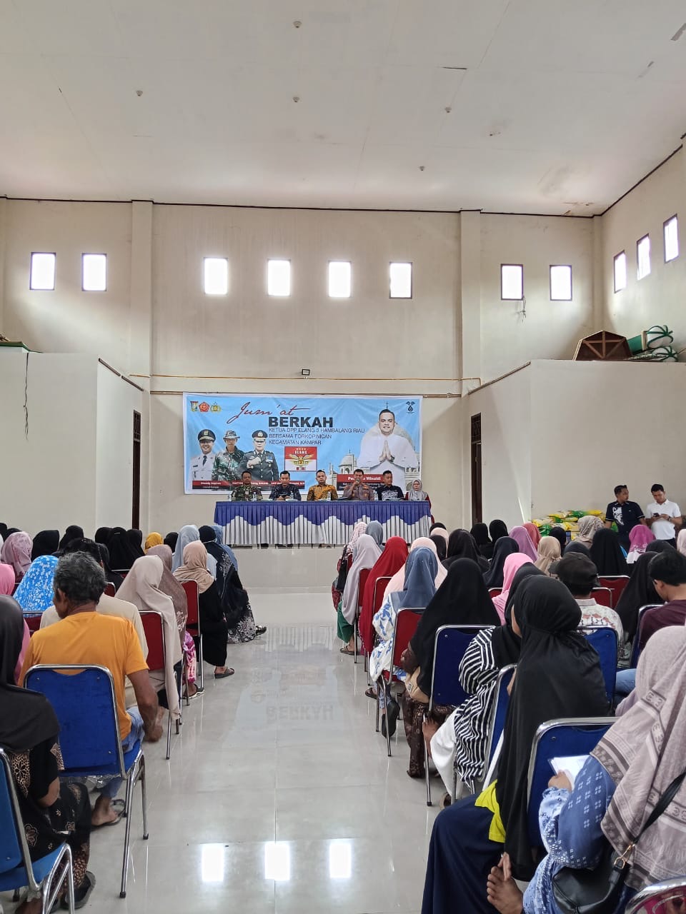 Berkah Jumat Pertama 2026, Elang 3 Hambalang Riau & Forkopimcam Santuni Warga Kurang Mampu