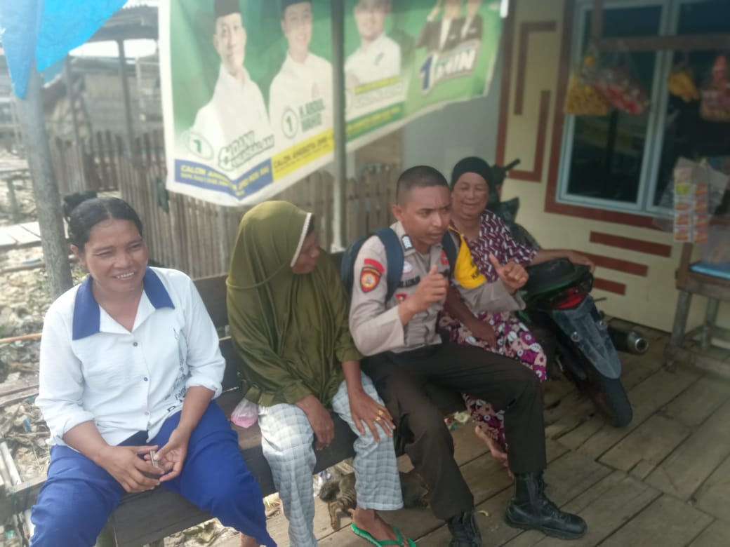 Polsek Concong Laksanakan Patroli Dialogis kepada Emak-emak