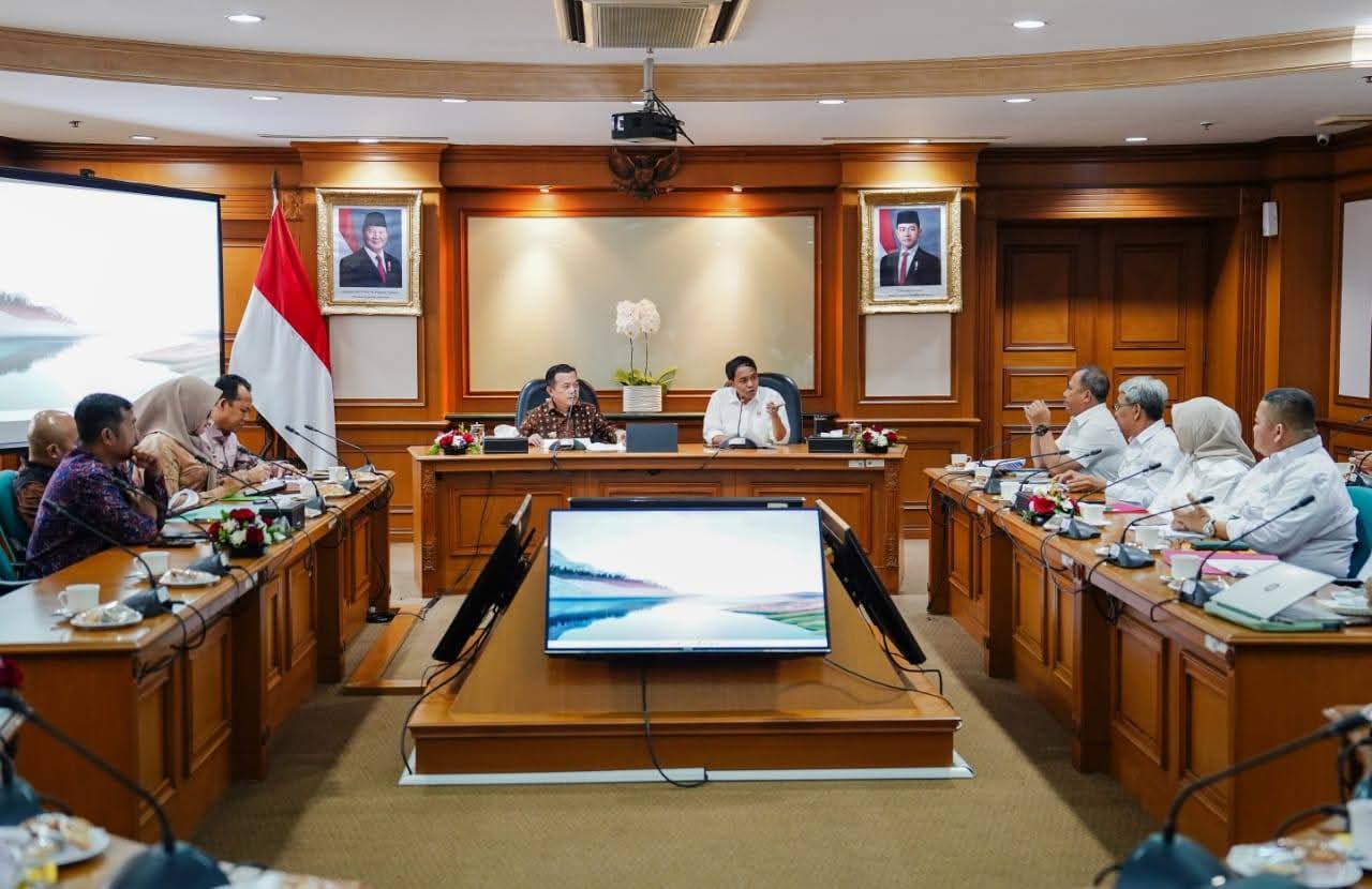 Audiensi dengan Menteri LHK,Wabup Katamso Soroti Konflik Gajah dan Wisata Mangrove Tanjab Barat