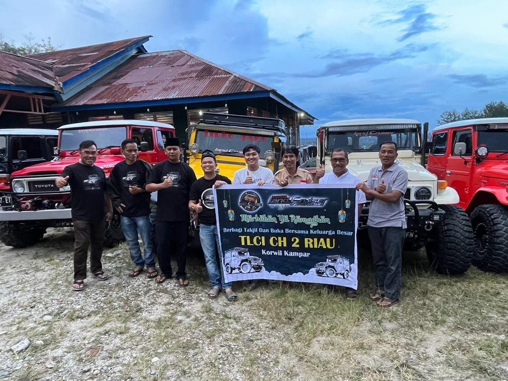 TLCI Chapter 2 Korwil Kampar Peduli, Bagi,TakjilKepada Masyarakat Pengguna Jalan Dikota Sarimadu Ban