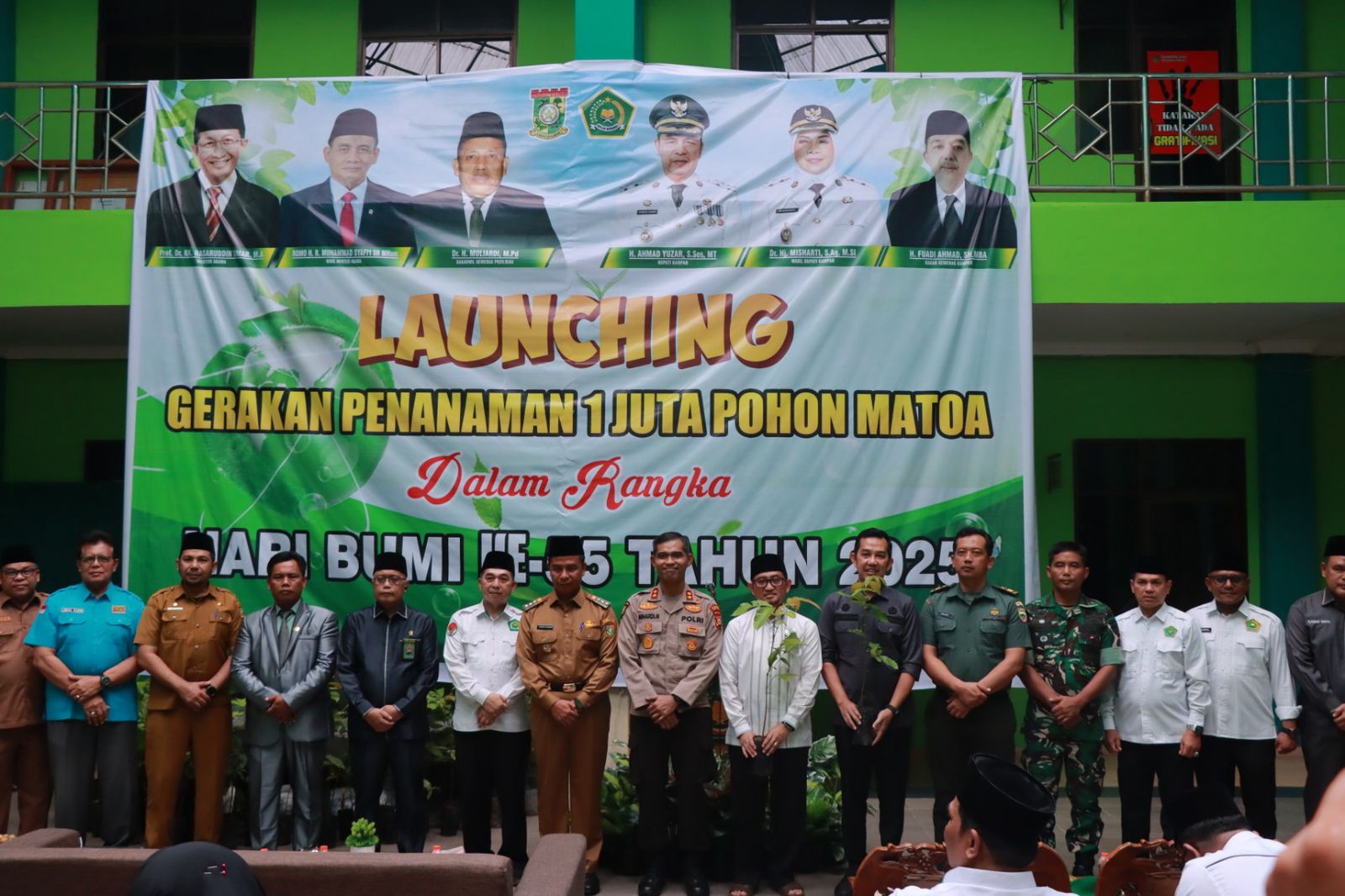 Kapolres Kampar Dukung Penanaman 1 Juta Pohon Matoa