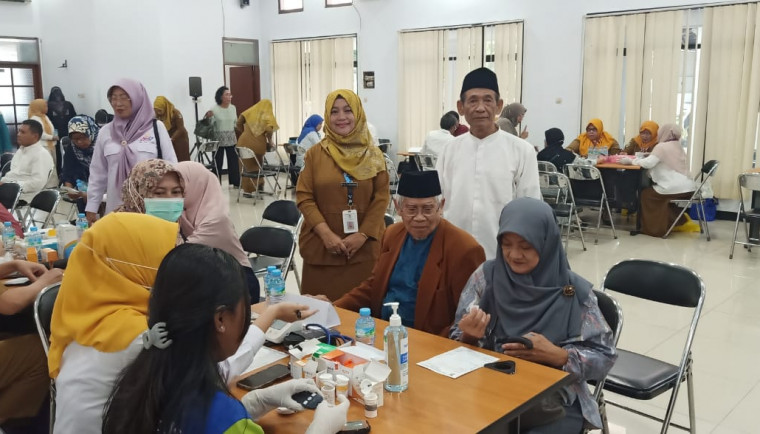 150 Anggota Persatuan Pensiunan Indonesia Cek Kesehatan dan Ikut Seminar