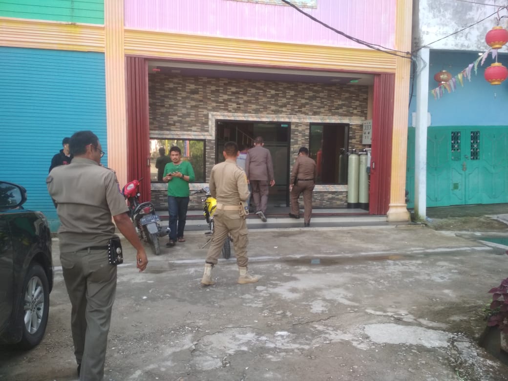 Wakil Bupati Rohil Perintahkan Satpol PP Untuk Menertibkan Tempat Hiburan Malam Karaoke See You Yang