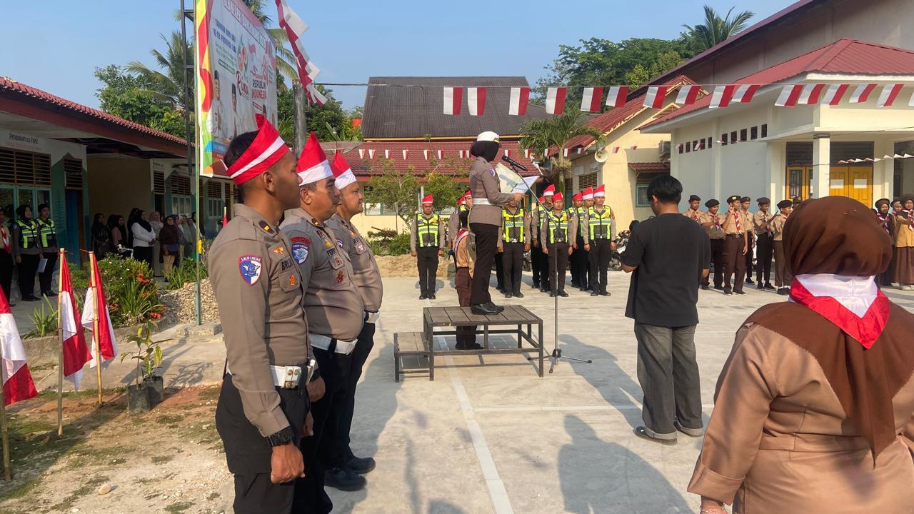 Penuh Kasih Sayang, Satlantas Polres Kampar Datang ke SLBN Bangkinang
