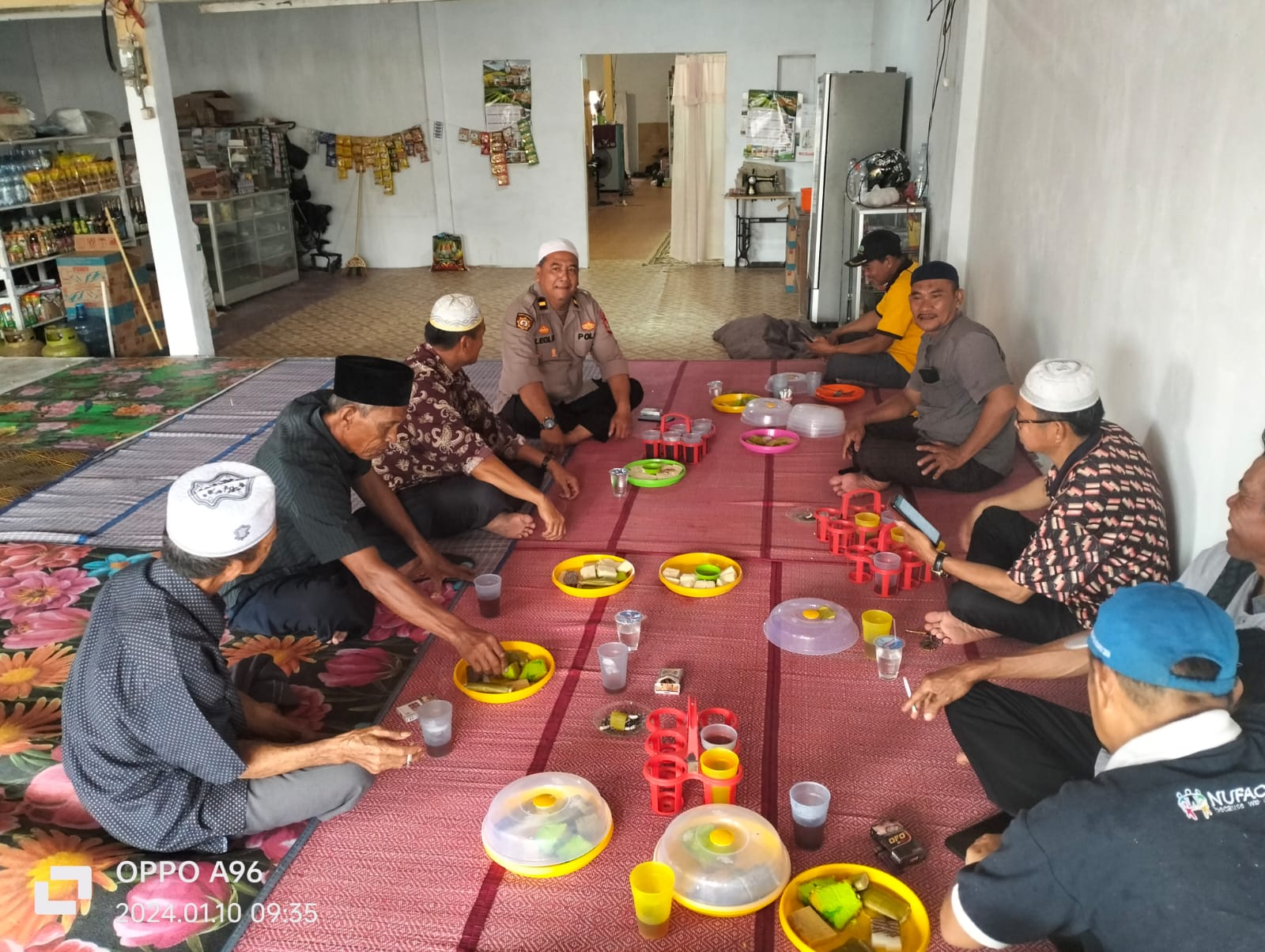 Polsek Keritang Melalui Kasubsektor Melaksanakan Cooling Down System di Desa Sencalang Kec Keritang