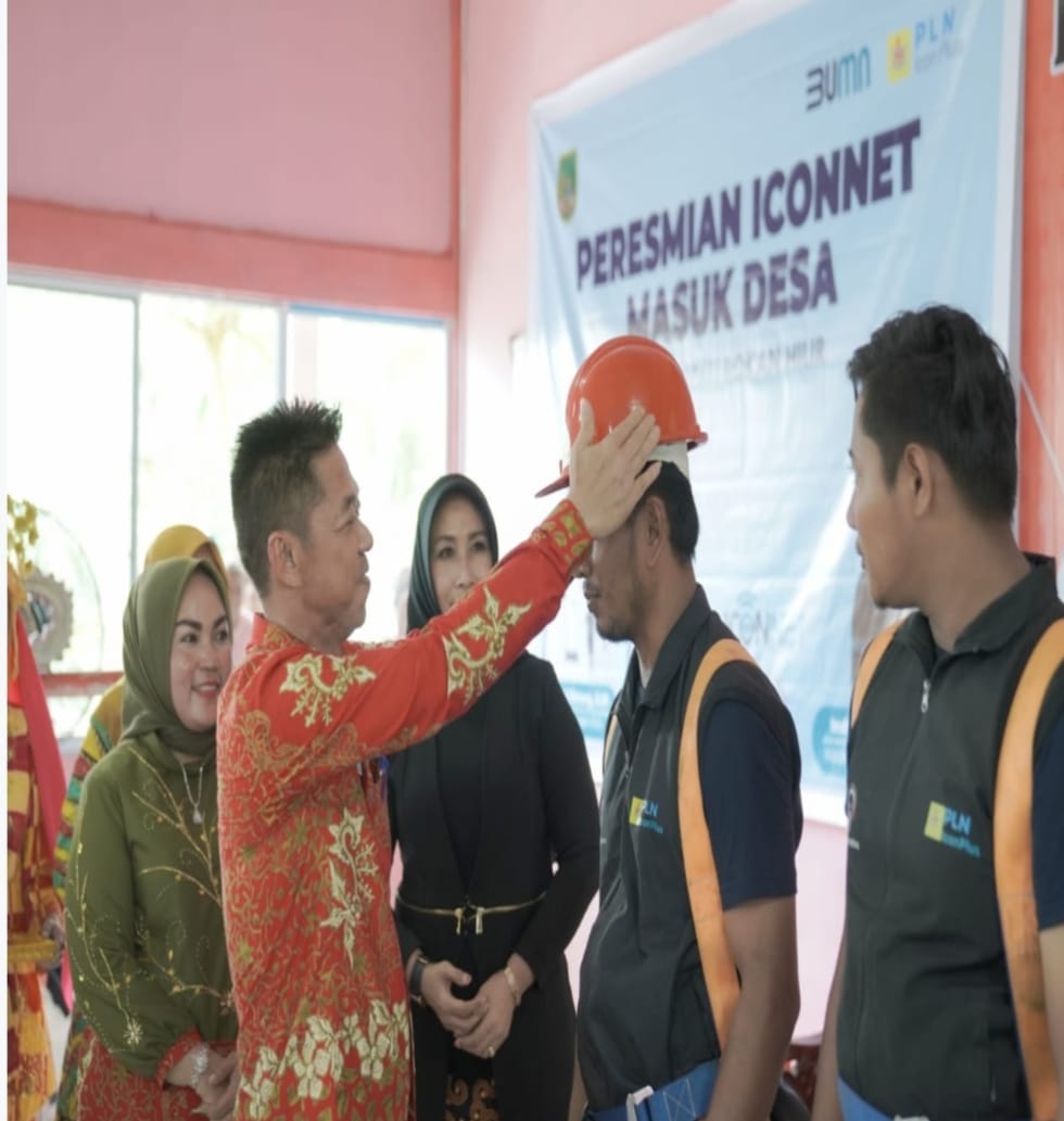 Dinas Kominfotiks Rohil Lakukan Instalasi Massal Sistem Support TTE Sikoncang