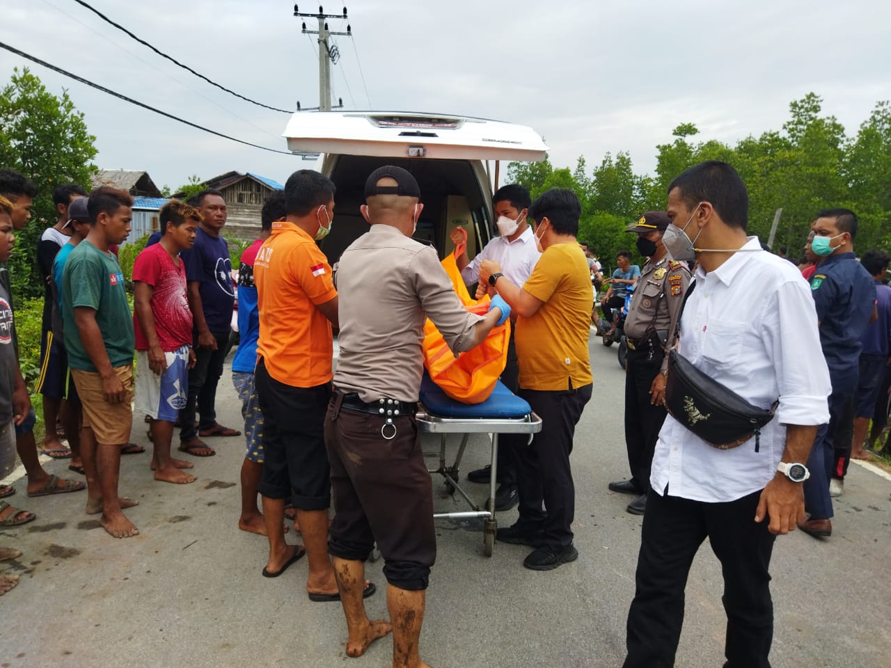 Pencari Kayu Bakau di Temukan Tewas di Sungai Belas Desa Bantan Tengah