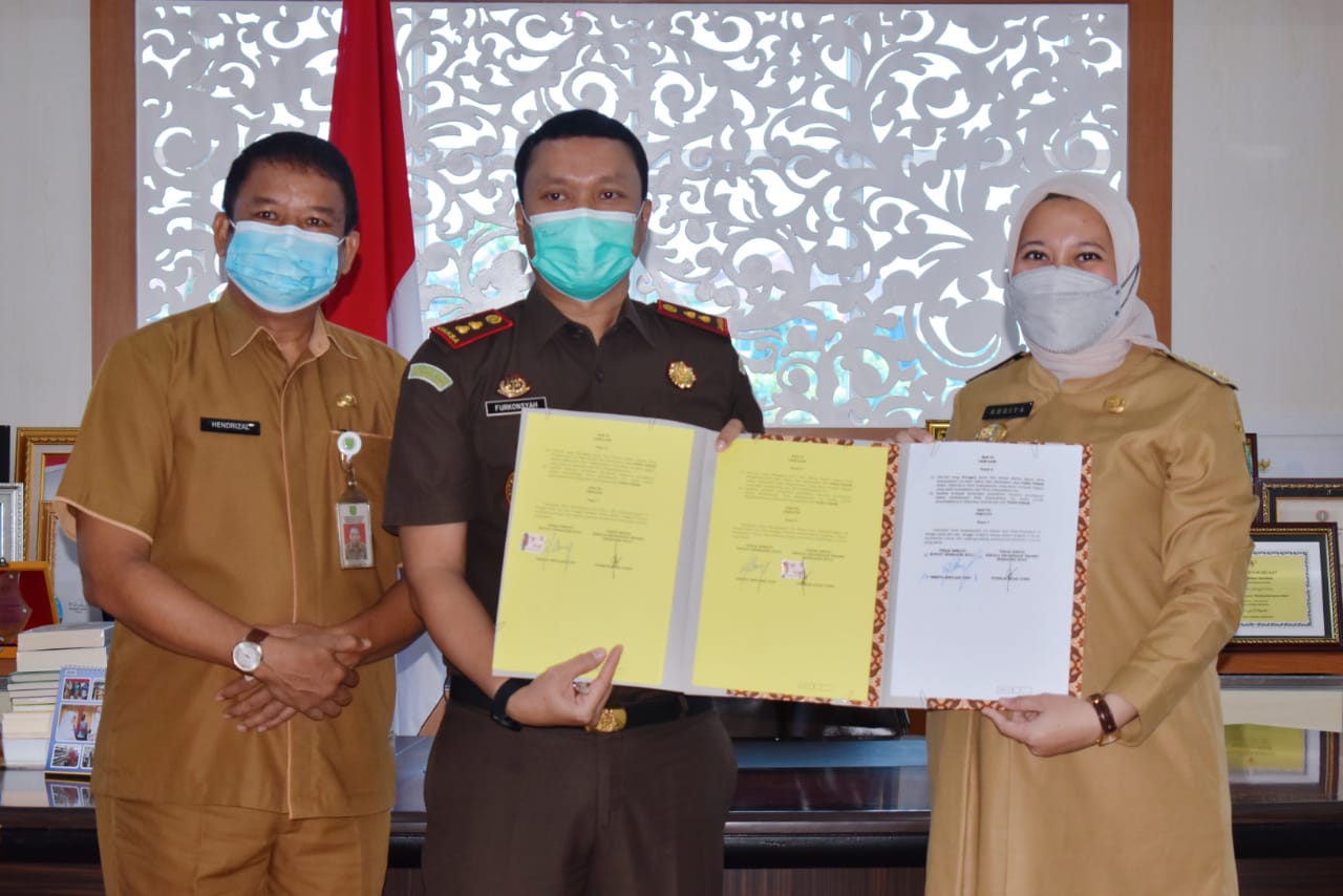 Bupati Rezita Terima Kunjungan Kepala Kejaksaan Negeri Rengat