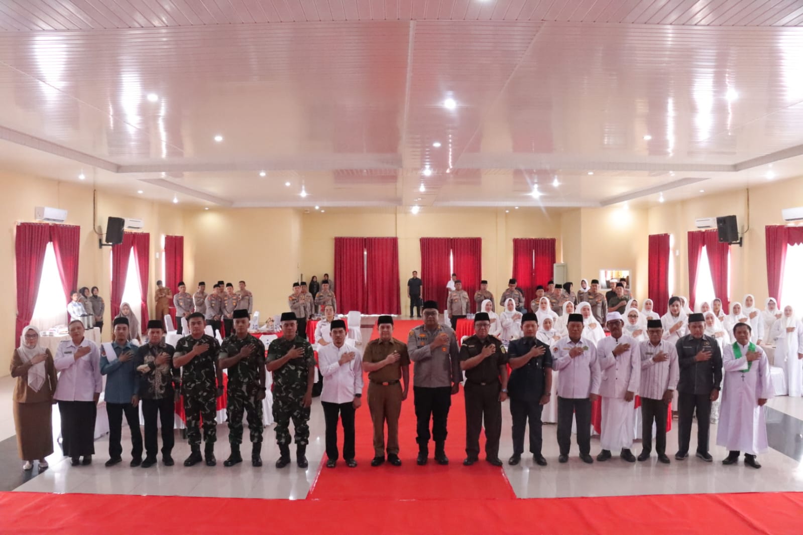Doa Bersama Lintas Agama Di Polres Kampar Peringati Hari Bhayangkara KE80