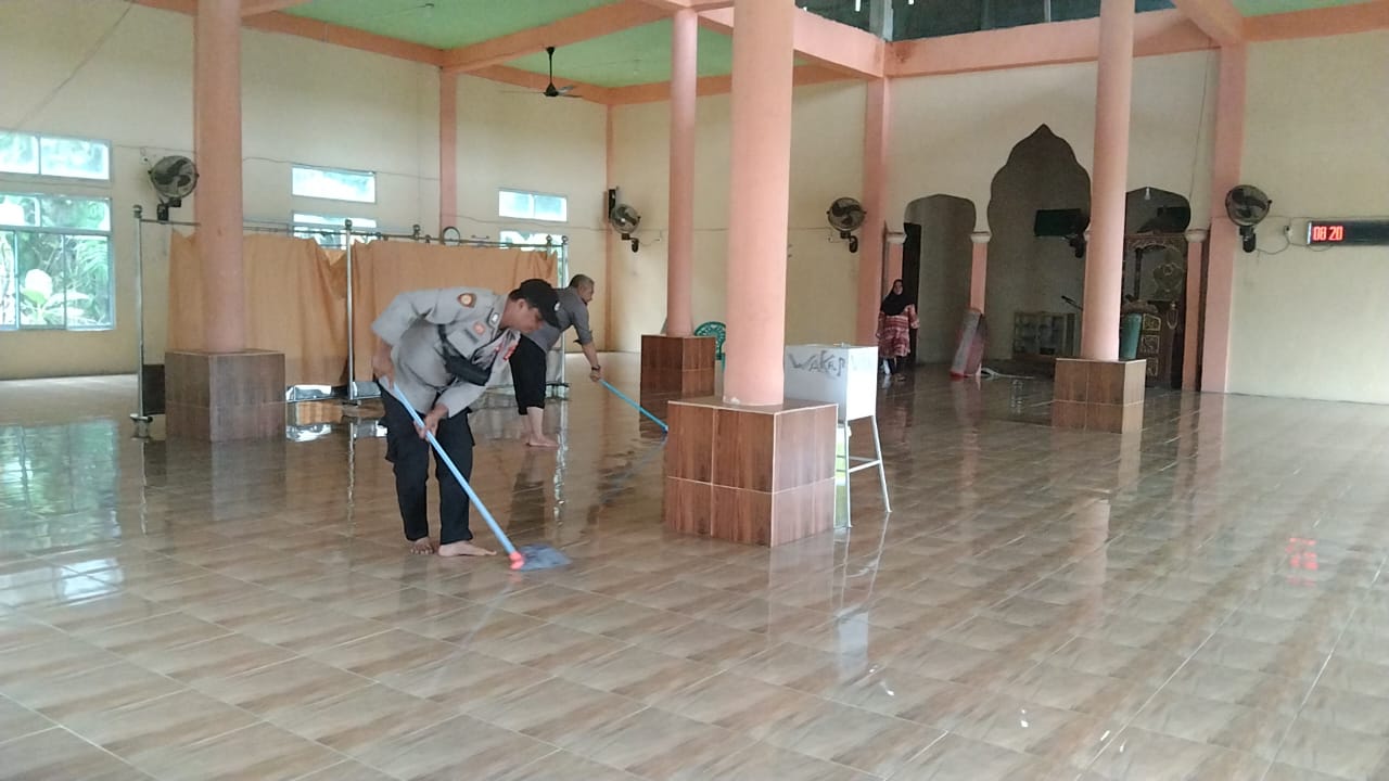 Jajaran Polres Inhil Giat Bakti Sosial Religi HUT Bhayangkara ke 78 dan Idul Adha