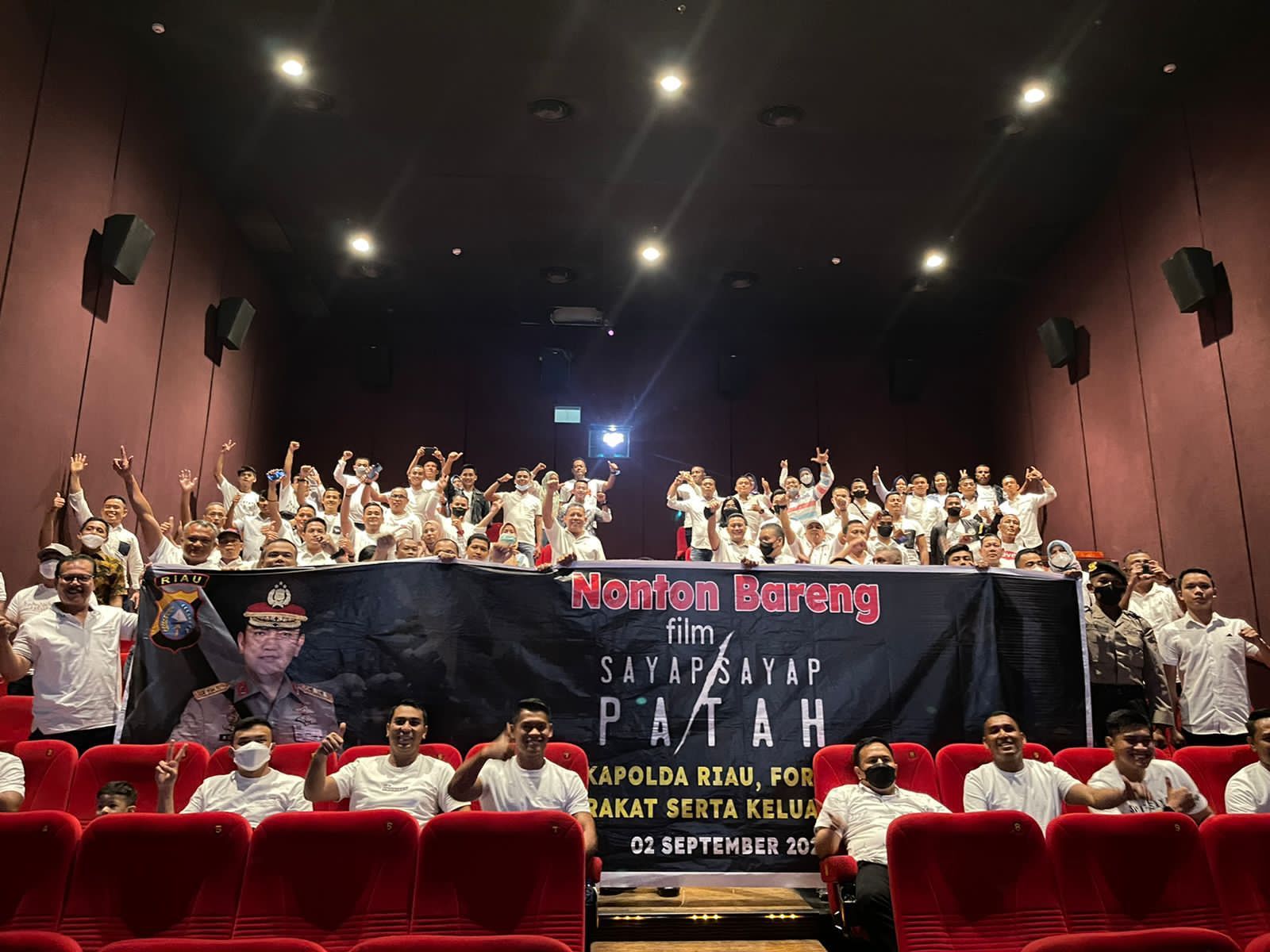 Polda Riau Gelar Nonton Bareng Film ,Sayap Sayap Patah,Seru.