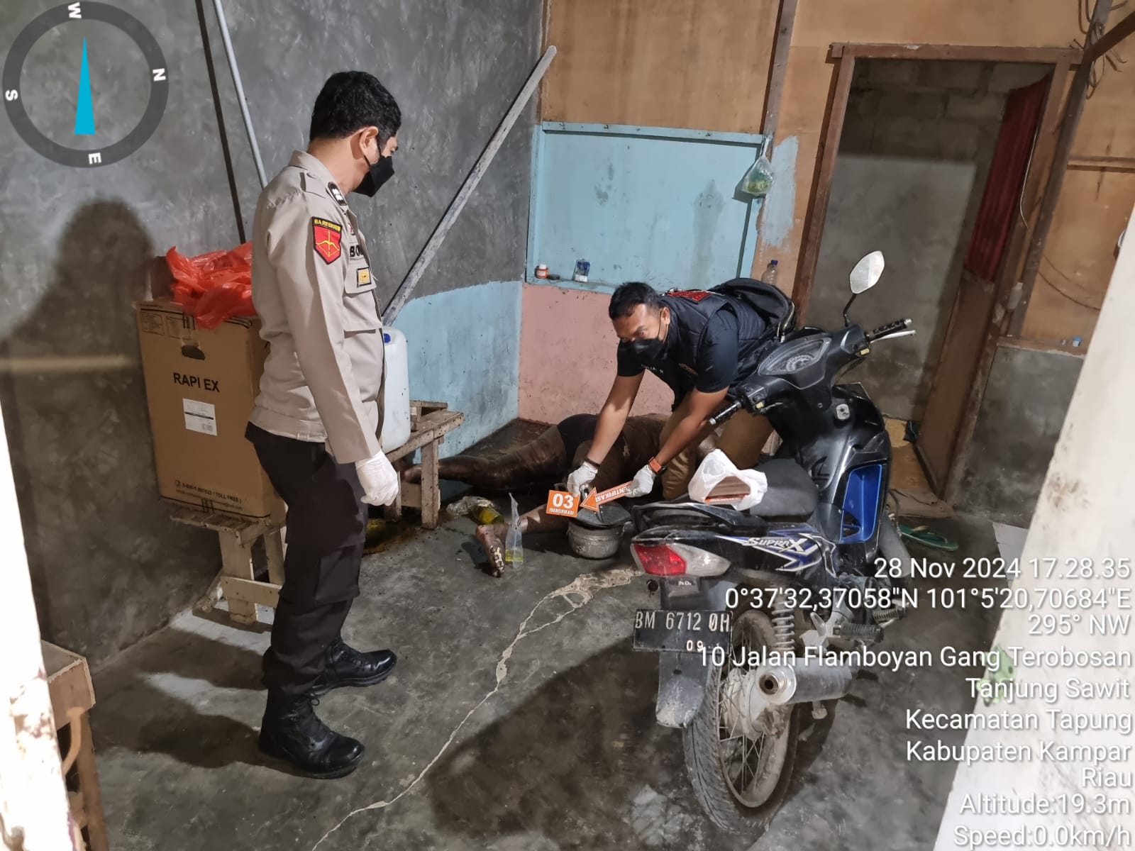 Penemuan Mayat Membusuk di Plamboyan X, Polisi Lakukan Olah TKP