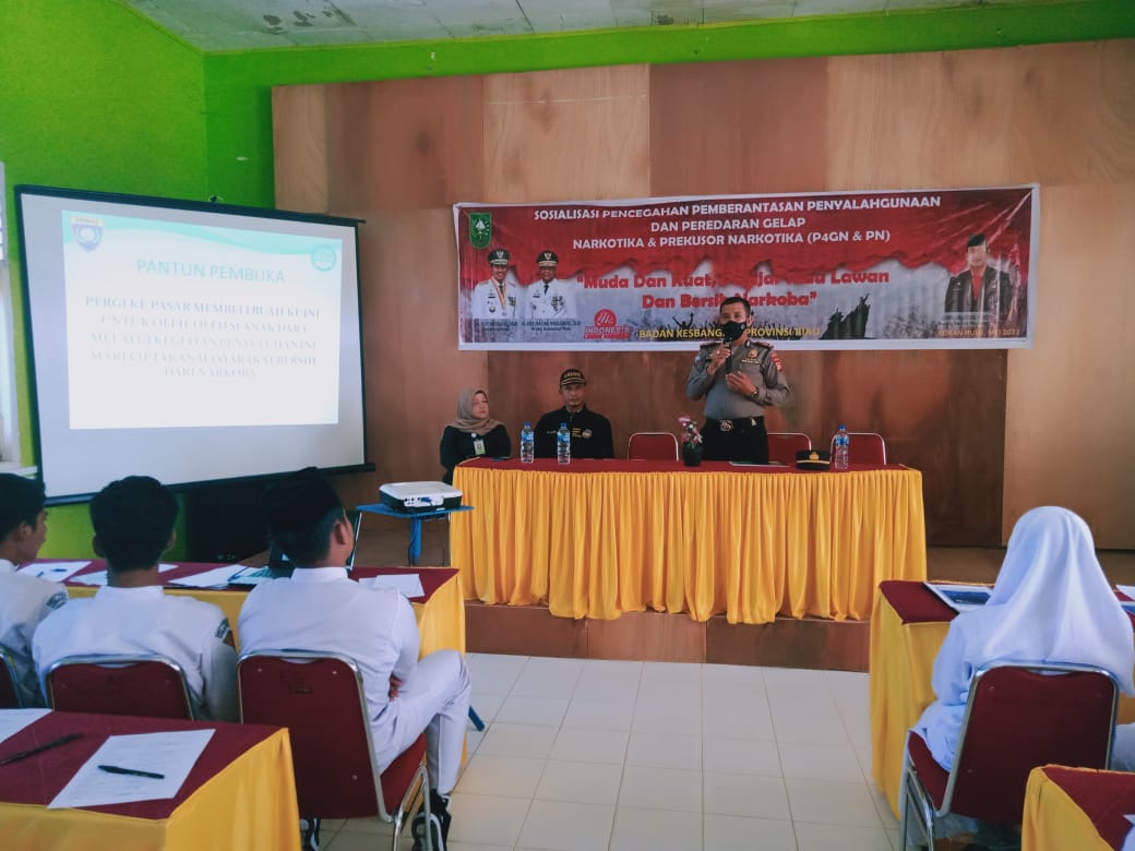 Kasat Binmas AKP Hermawan Dinobatkan Jadi Nara Sumber Sosialisasi Aksi P4GN Dan PN Di Aula SMA 1 Ram