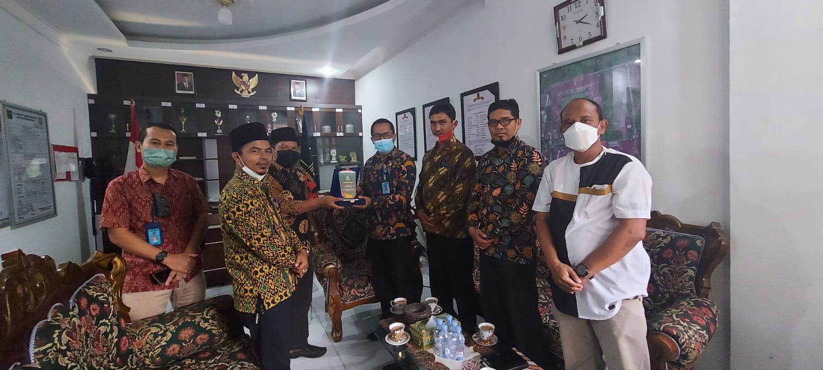 Komisioner KPU Efendi silaturahmi keilapas pasir pengaraian