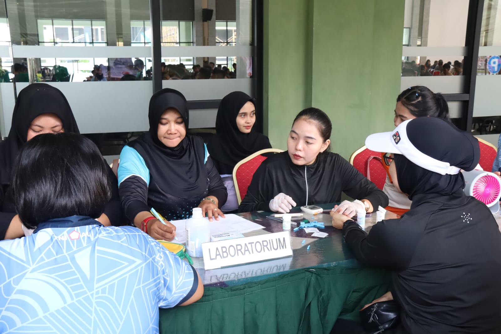 Peringati HUT Ke-81 TNI, Pangdam XIX/Tuanku Tambusai Tinjau Langsung Donor Darah dan Pengobatan Grat