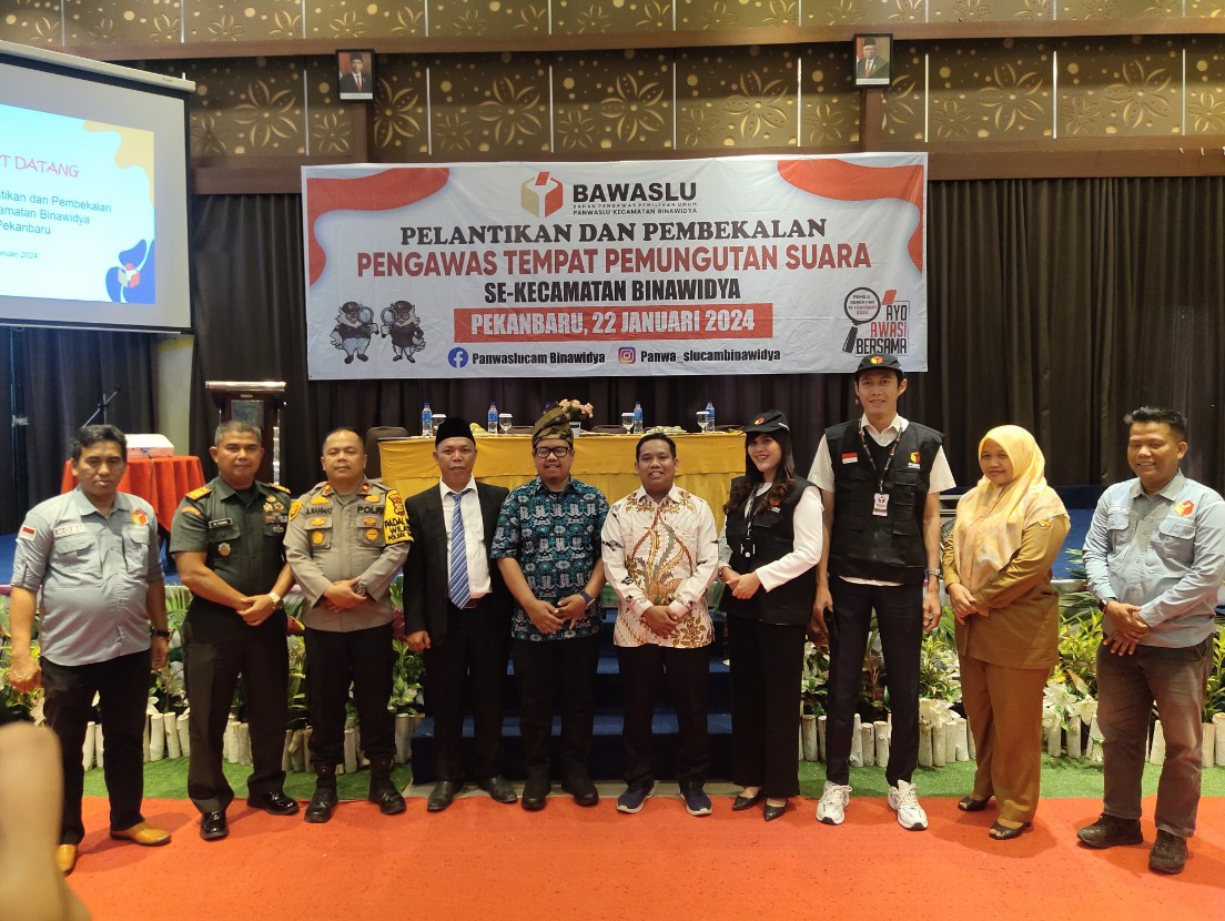 Kapolsek Tampan Menghadiri Pelantikan Pengawas Tempat Pemungutan Suara Sekecamatan Binawidya