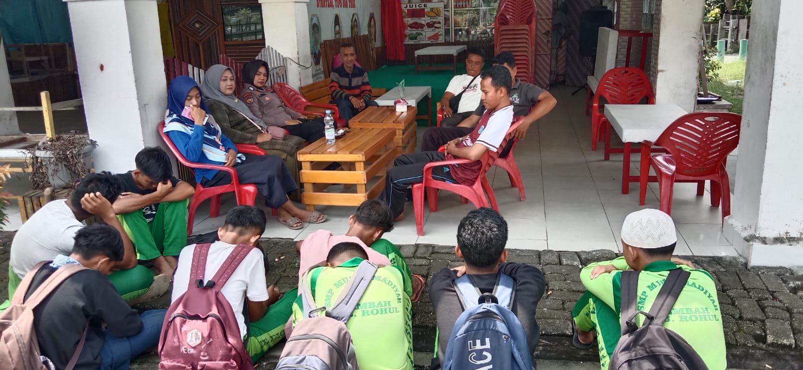 Intens Razia Dan Monitoring Pelajar Keluyuran Di Jam Belajar Ketua LPAI Rohul Apresiasi Polwan Briga