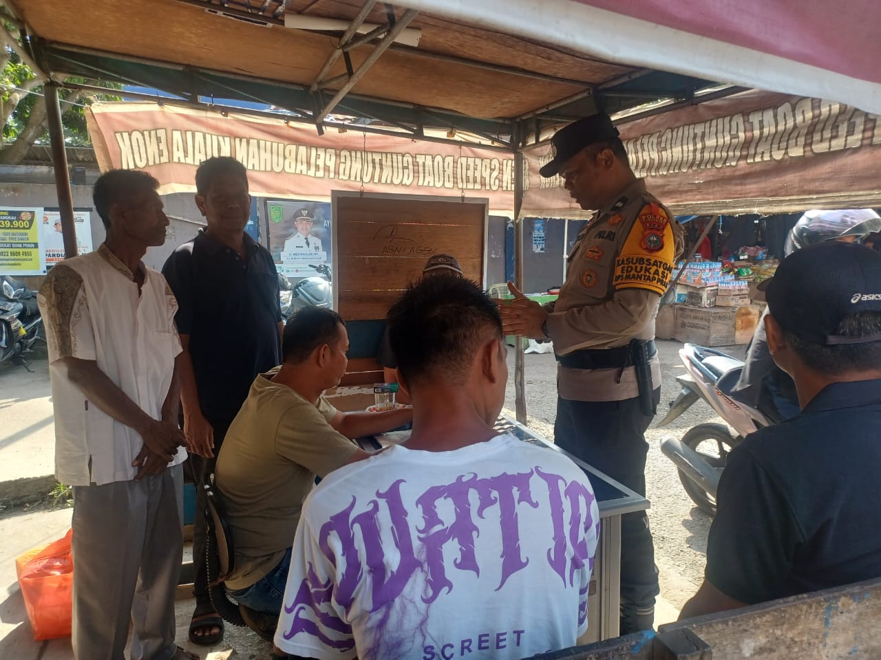 Polsek Tapung Bersama Personil Koramil 16 Tapung Cooling System Demi Wujudkan Pilkada Damai