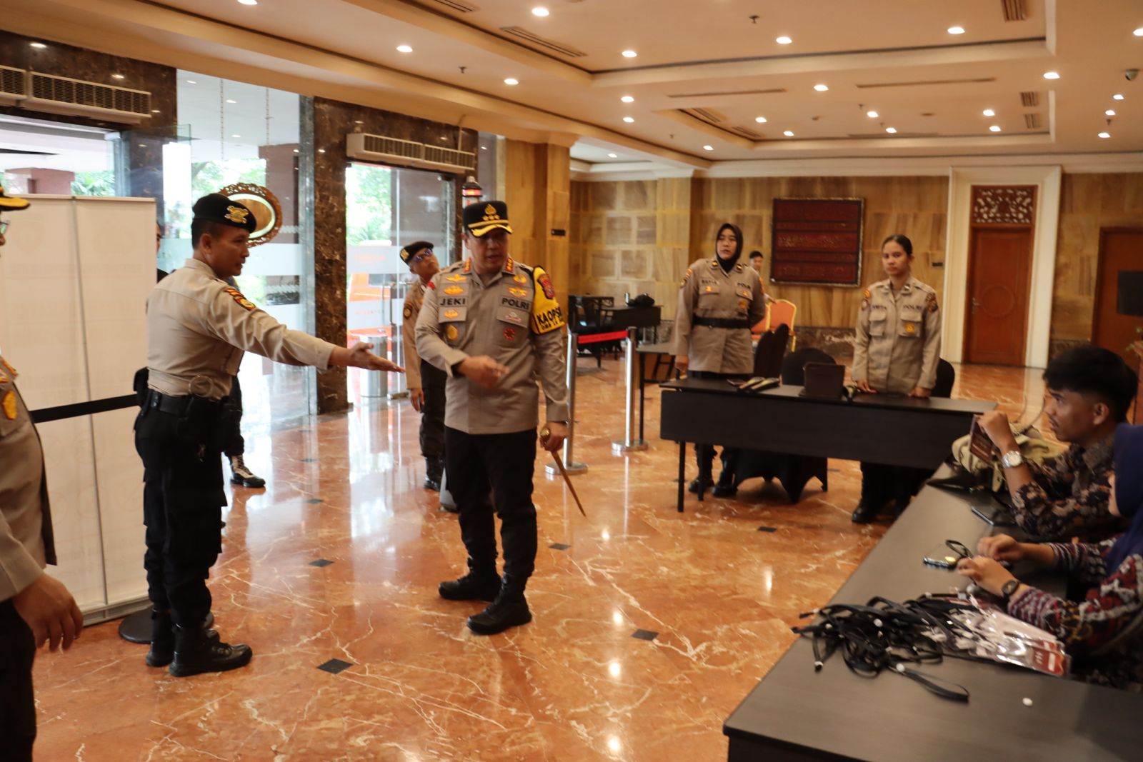 30 Personil SUBSATGAS PAM OBJEK KEGIATAN OMB LK 2023-2024 perkuat Pengamanan Rapat 