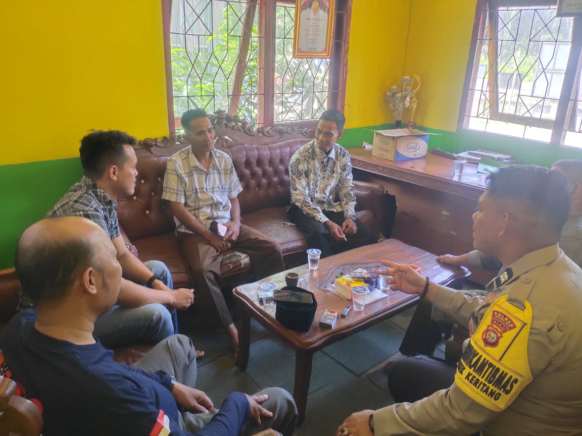 Cooling System Bhabinkamtibmas Polsek Keritang Sambang warga Wujudkan Situasi kondusif