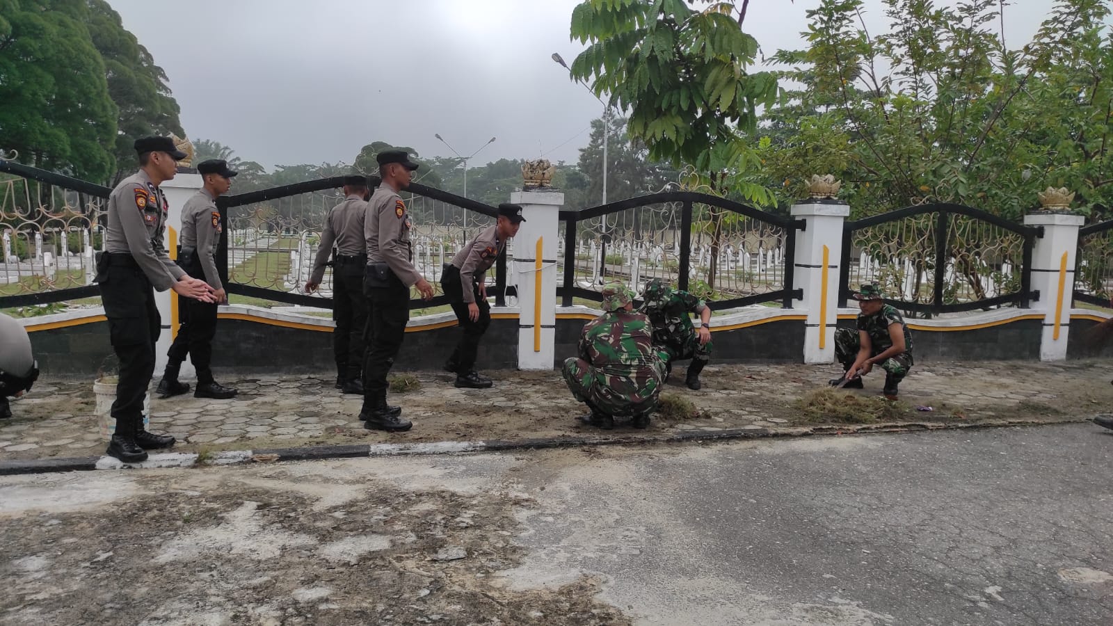 Meriahkan HUT ke 78 RI,Korem 031/WB Gelar Karya Bakti dan Bakti Sosial