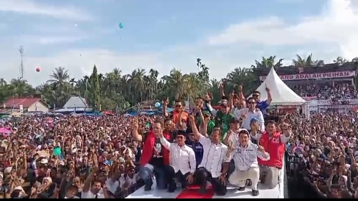 Warga Rohul Melimpah Ruah Hadiri Kampanye Akbar Pasangan Kelmi Amri-Asparaini di Tambusai