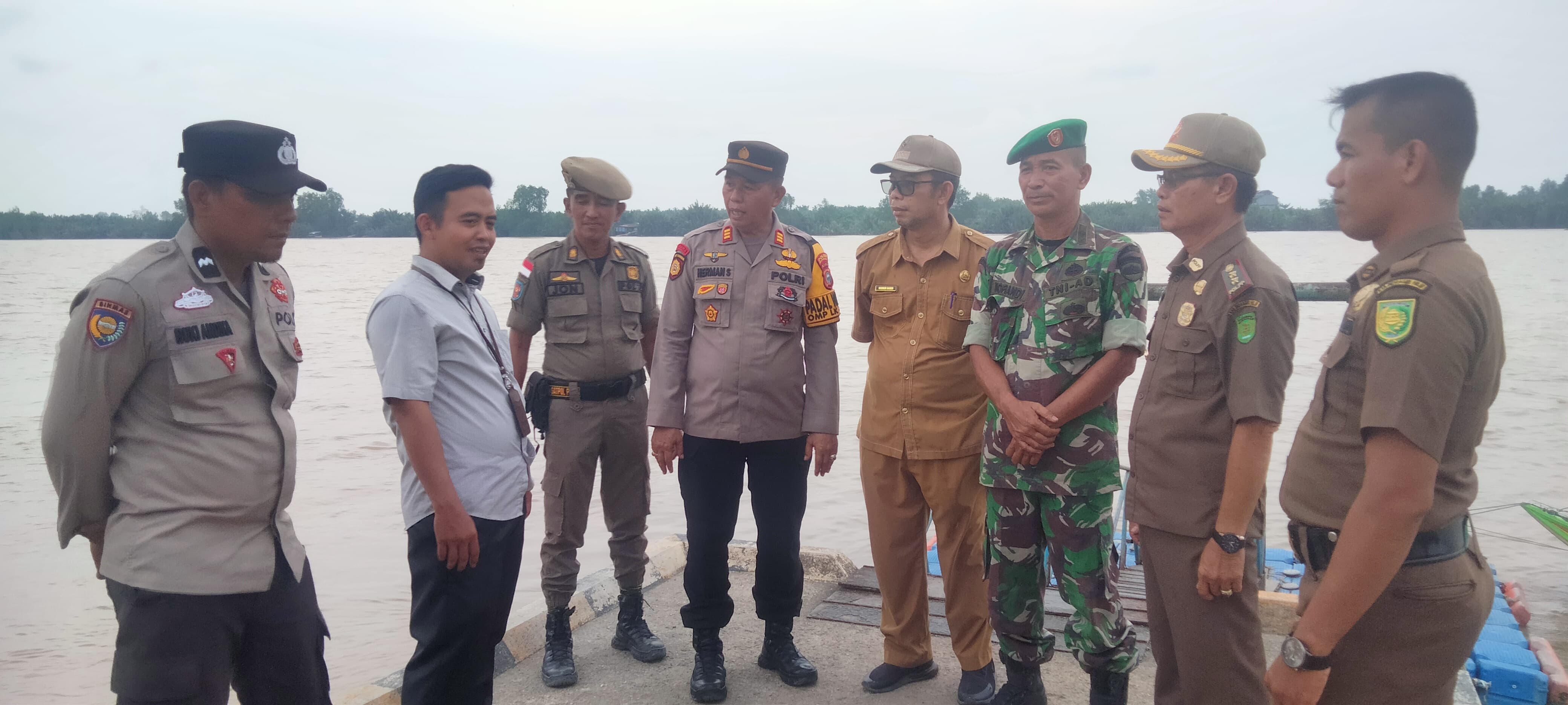 Patroli di Pelabuhan, Kapolsek Reteh berikan rasa aman kepada masyarakat