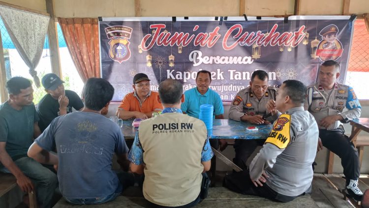 Pada Program Jum,at Curhat,Personil Polsek Tandun Tampung Keluh Kesah Masyarakat 23 Juni 2023