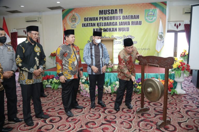 Bupati Rohul H. Sukiman Secara Resmi Membuka Musda II DPD IKJR Rohul