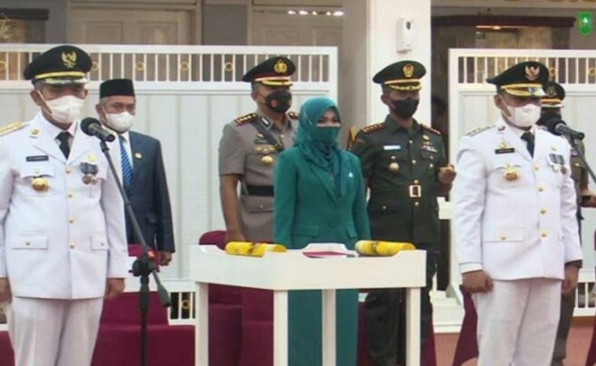 Gubernur Riau Resmi Lantik Pejabat Walikota Pekanbaru Dan Pejabat Bupati Kampar