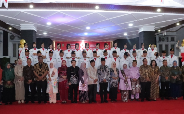 Suasana Merah Putih Penuhi Balai Bupati, Kapolres Kampar Hadir Meriahkan Malam Resepsi Kenegaraan HU