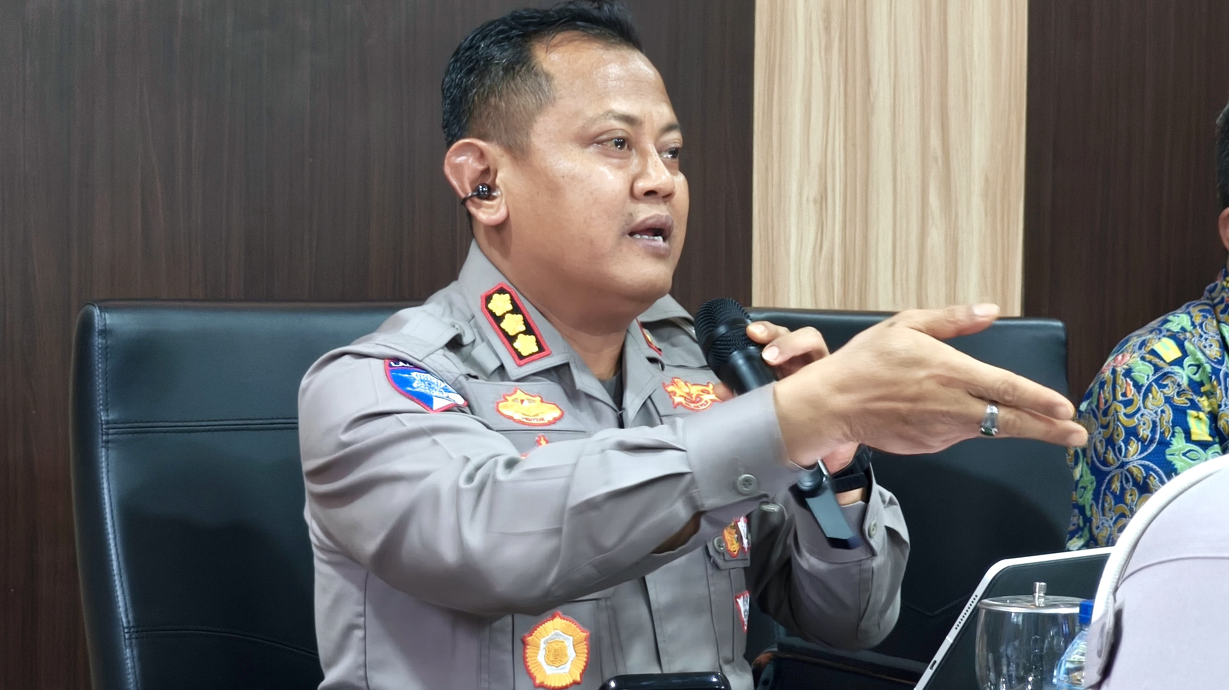 JELANG HARI LIBUR DIRLANTAS POLDA RIAU PIMPIN RAPAT LLAJ 2025