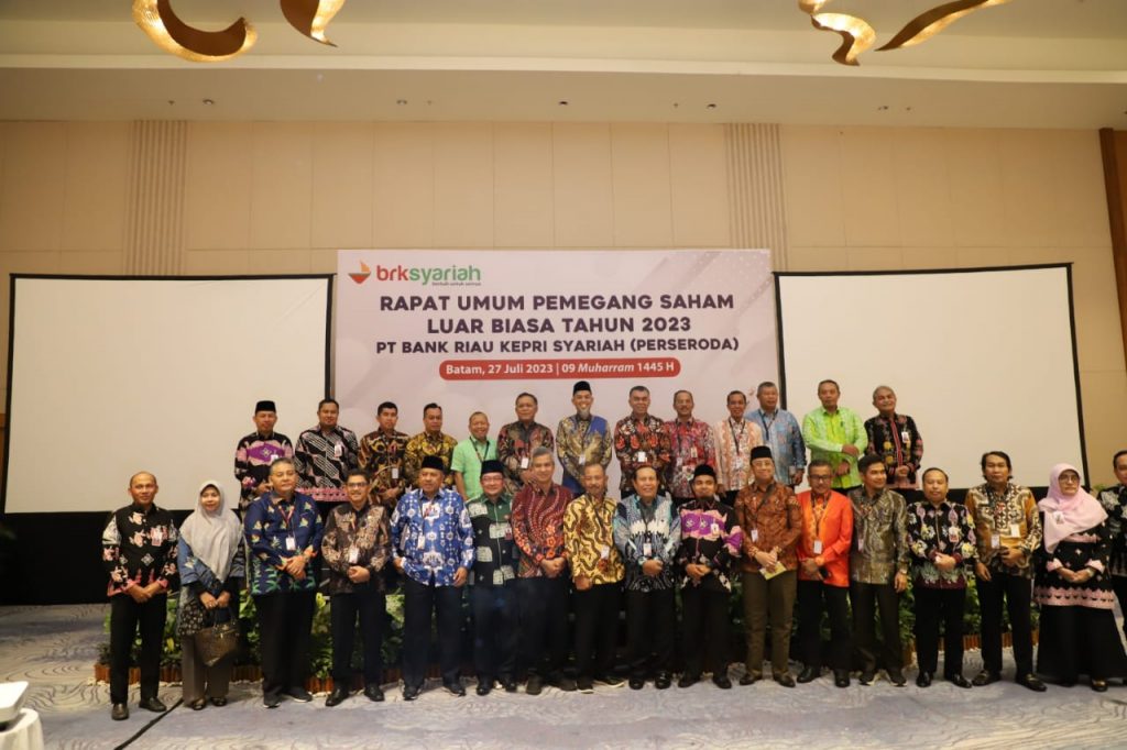 Bupati Inhil Hadiri Rapat Umum Pemegang Saham Luar Biasa ( RUPS-LB ) Tahun 2023 di Batam.