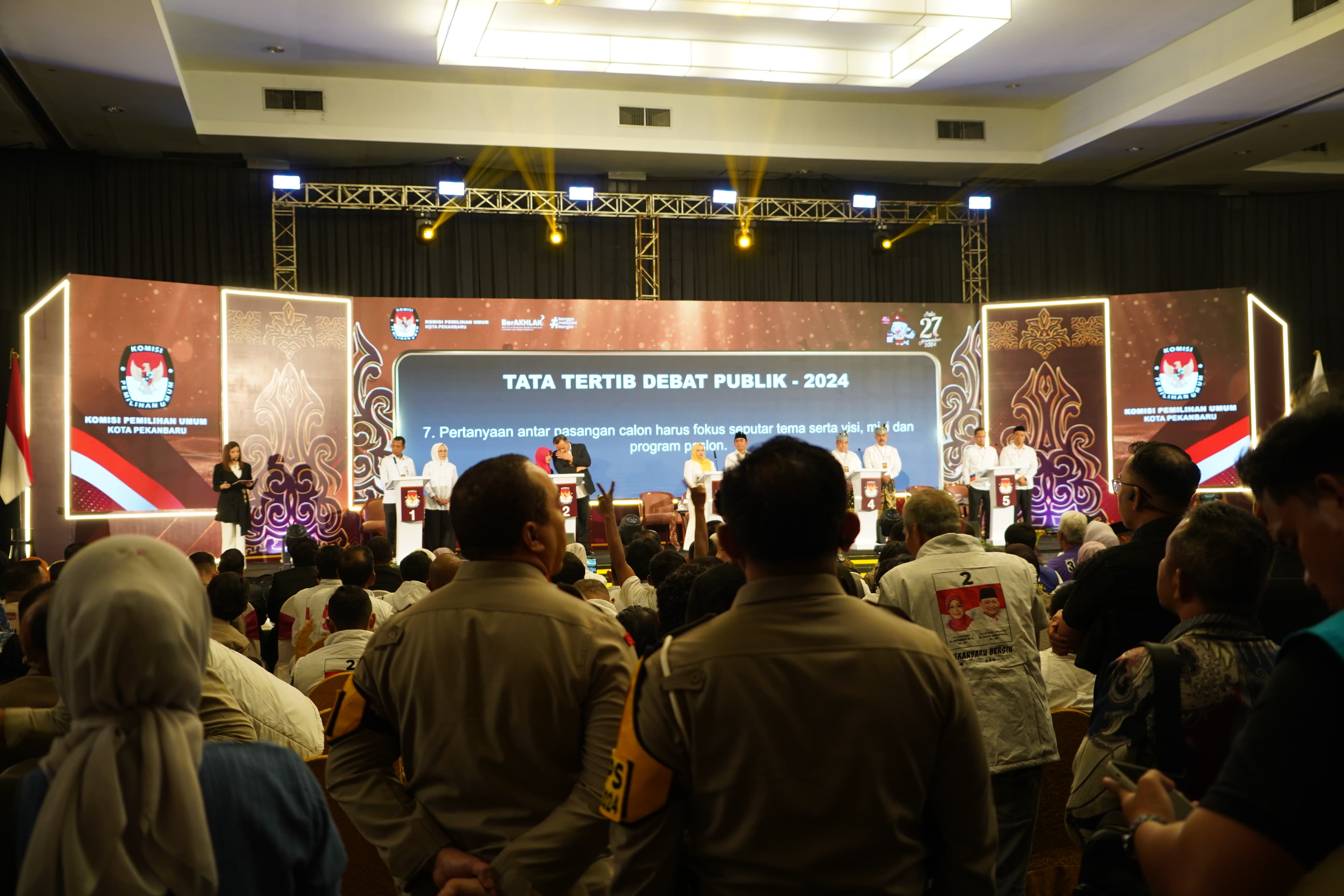 Amankan Kampanye Terbuka Debat Publik Pilkada Kota Pekanbaru Polda Riau