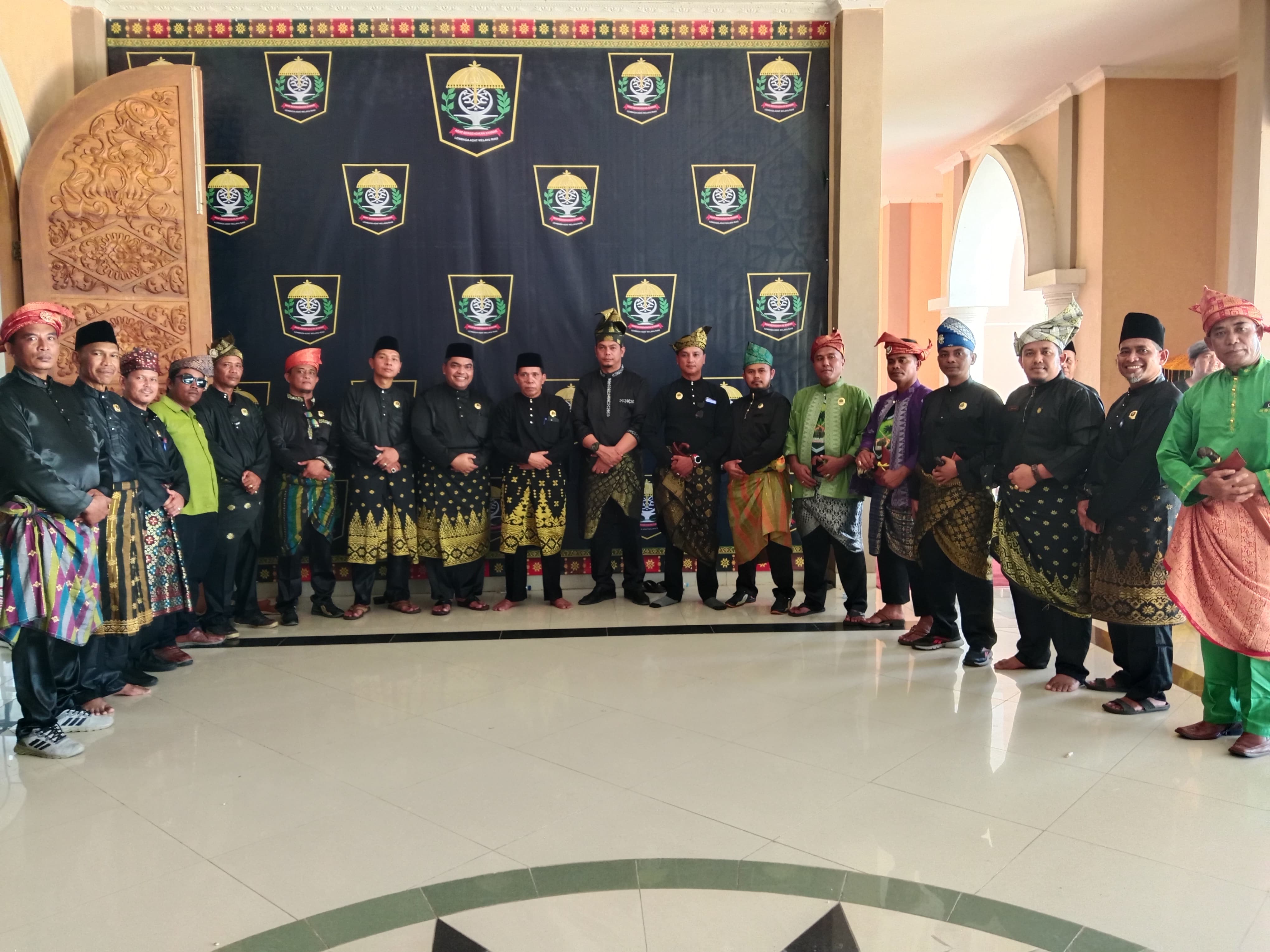 Tameng Adat Melayu Riau (LAMR) Kabupaten Bengkalis setia pada payung panji adat  masyarakat