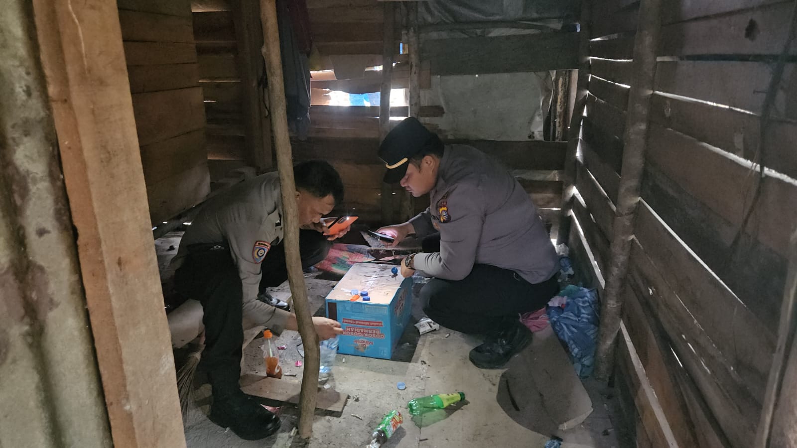 Cegah Penyalahgunaan Narkoba, Polsek Bangkinang Barat Razia Lokasi Dugaan Sarang Narkotika di Desa S