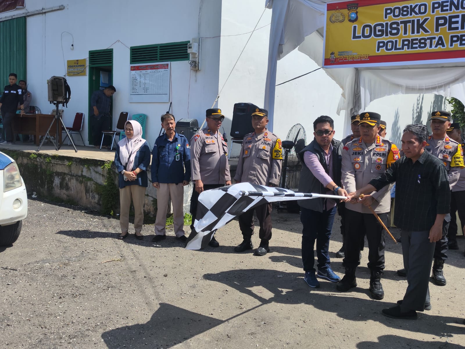 Kapolresta Pekanbaru, Kombes Pol Jeki Rahmat Mustika melaksanakan kegiatan simulasi  