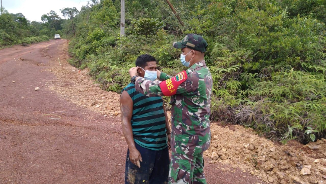 Pentingnya protokol kesehatan dimasa Pandemi Covid-19 , Ini Himbauan Personil Koramil O5 Daik