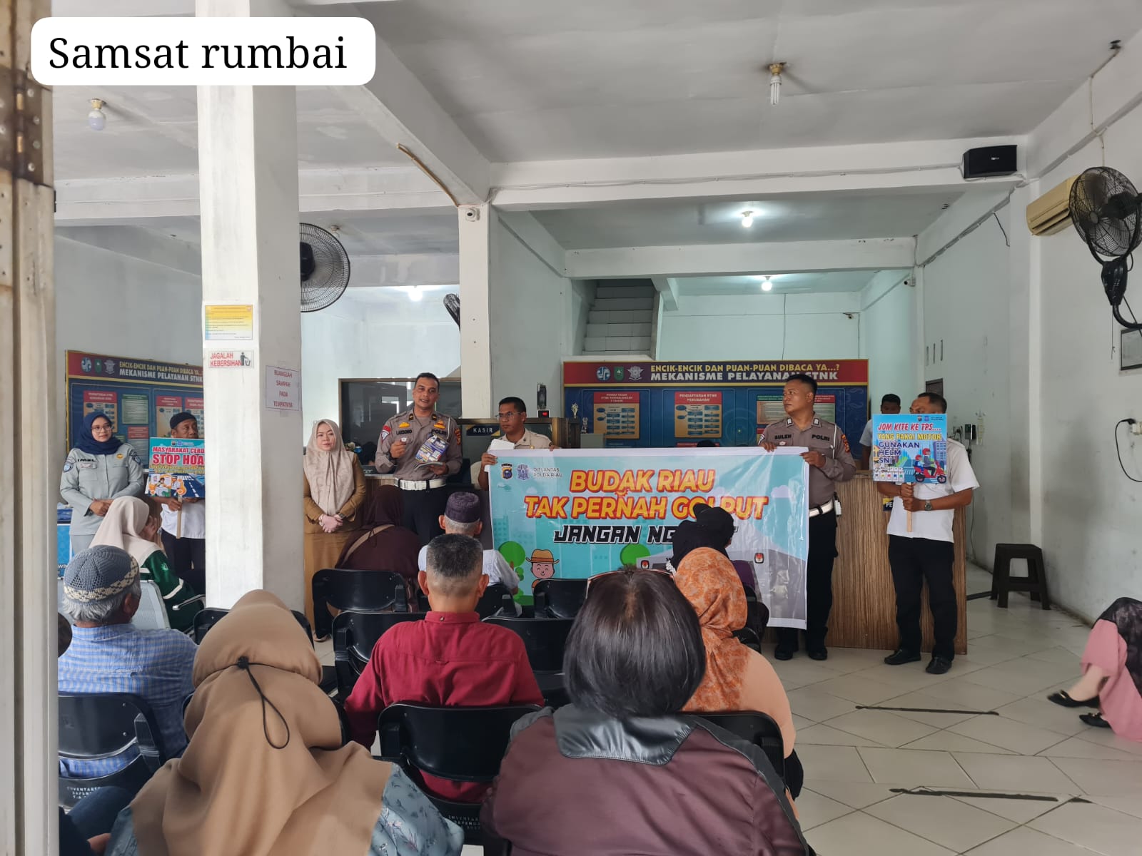 TIM COOLING SYSTEM DITLANTAS POLDA RIAU HIMBAU WAJIB PAJAK TERTIB BERLALU LINTAS