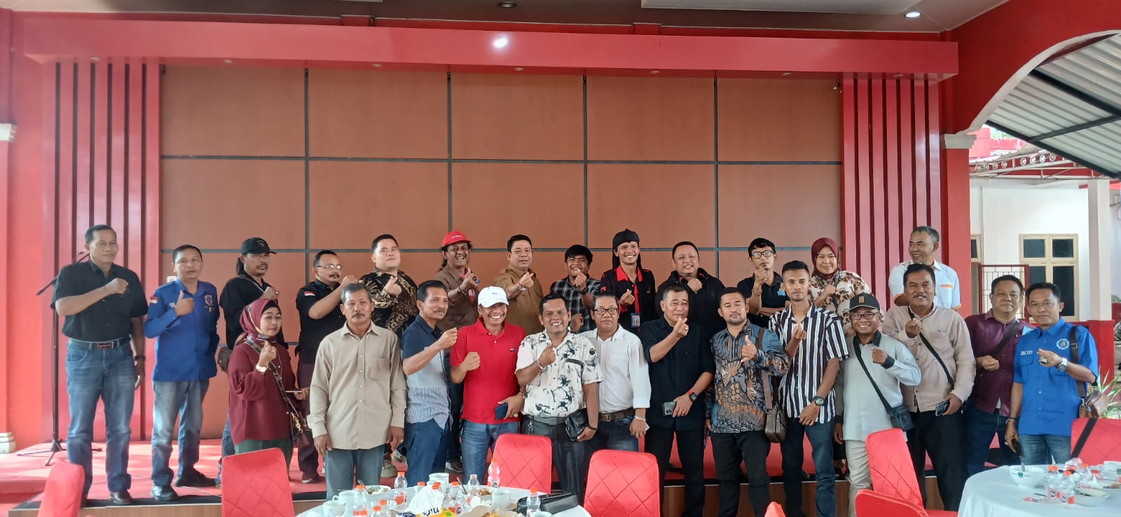 Wakil Bupati dan Wartawan Rohul Bertemu dalam Forum Santai "Ngopi Bareng"
