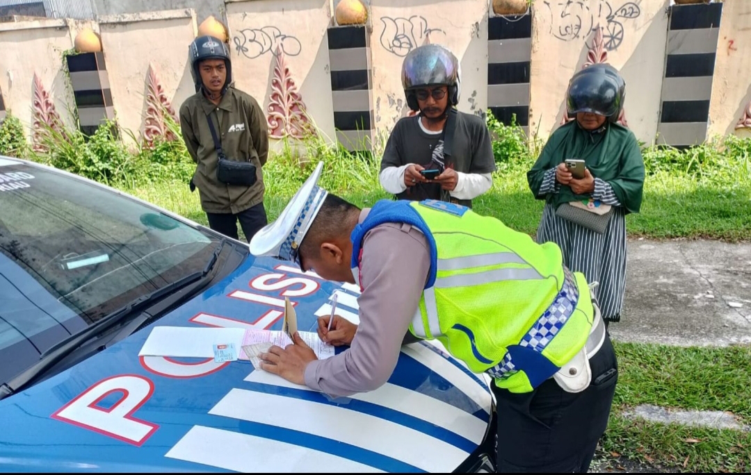 Kurun waktu 2 hari libur Nasional terjadi 3273 pelanggaran,119 diberi sangsi tegas penilangan