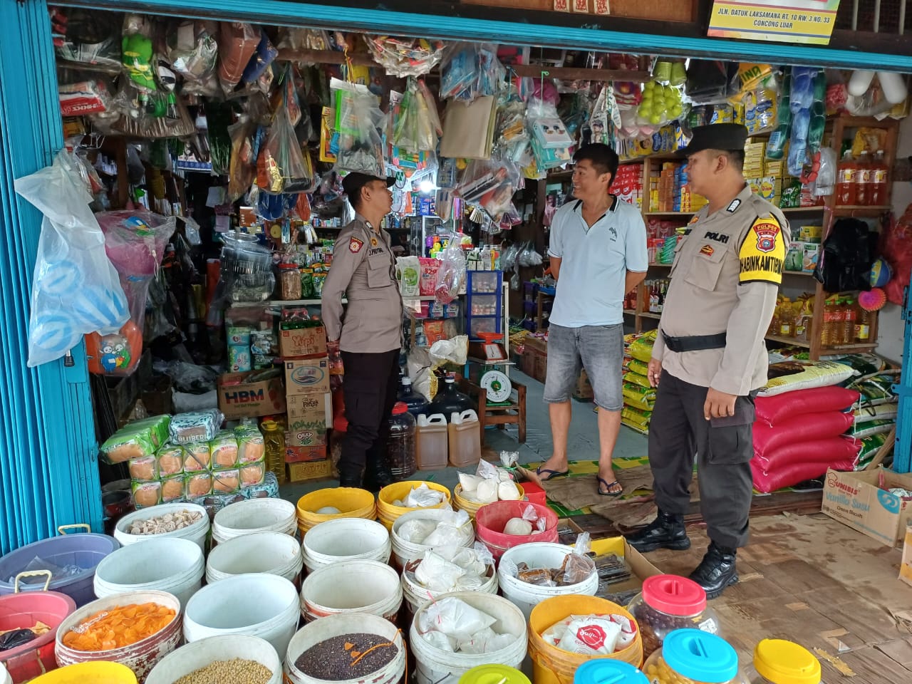 Kapolsek Concong Melakukan pengecekan ketersediaan dan kestabilan harga bahan pokok