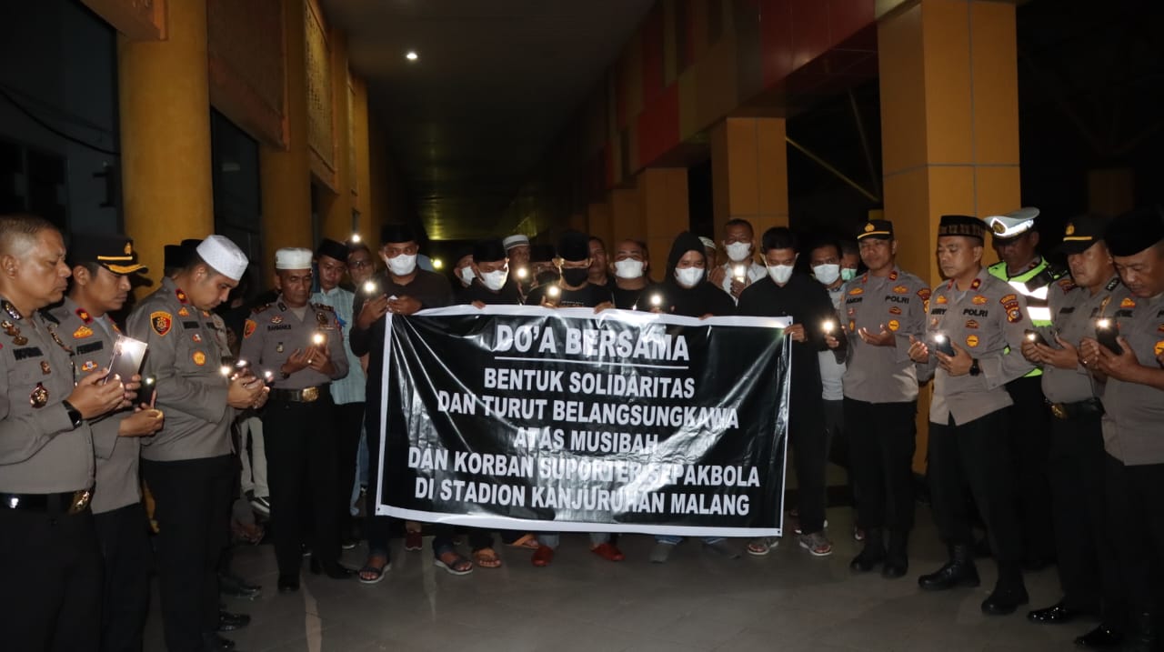 Polresta Pekanbaru Lakukan Doa Bersama di Stadion Kaharuddin Nasution, Aksi Solidaritas Untuk Korban