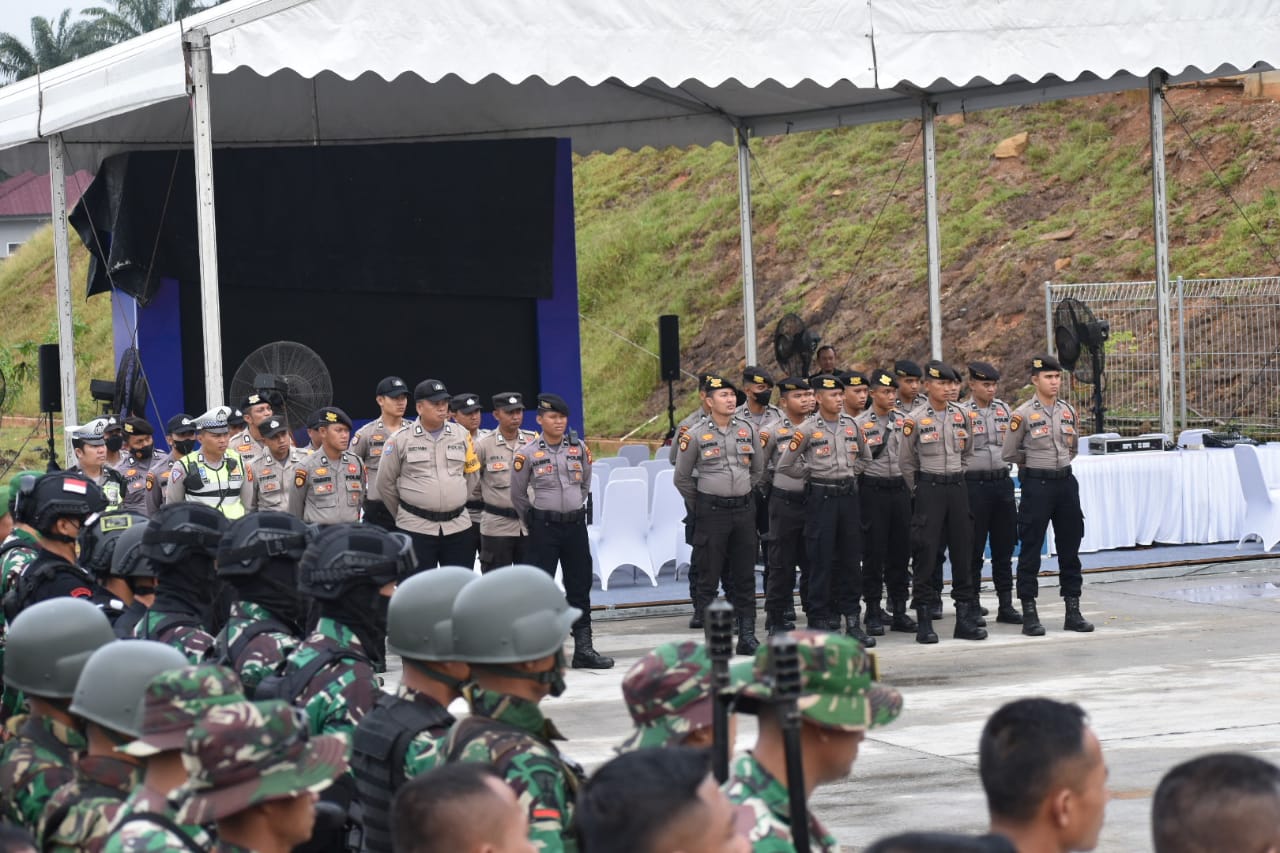 Kapolres Kampar Pimpin Apel Persiapan Pengamanan Kunjungan Presiden RI