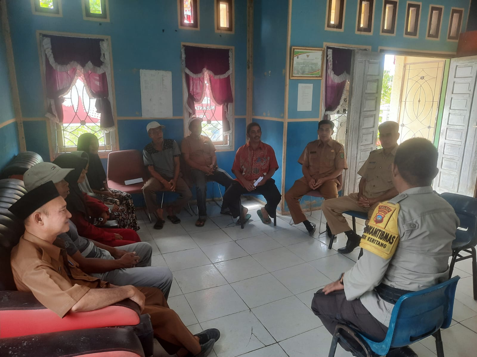 Bhabinkamtibmas Terapkan Cooling System dalam Sambang ke Warga